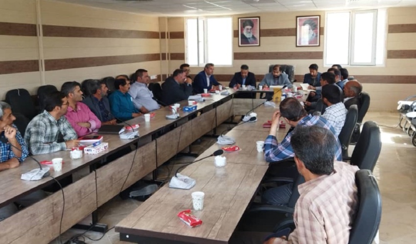 رییس سازمان منابع طبیعی و آبخیزداری کشور اعلام کرد: تاکنون هشت میلیون و ۷۰۰ هزار هکتار از اراضی بیابانی ، کشاورزی و مورد هجوم شن های روان در کشور تثبی