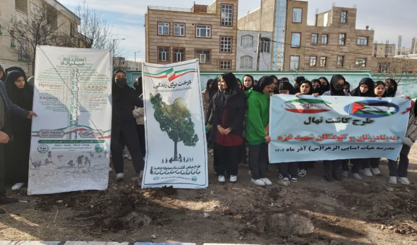 غرس نهال در دبیرستان الزهرا ی اردبیل